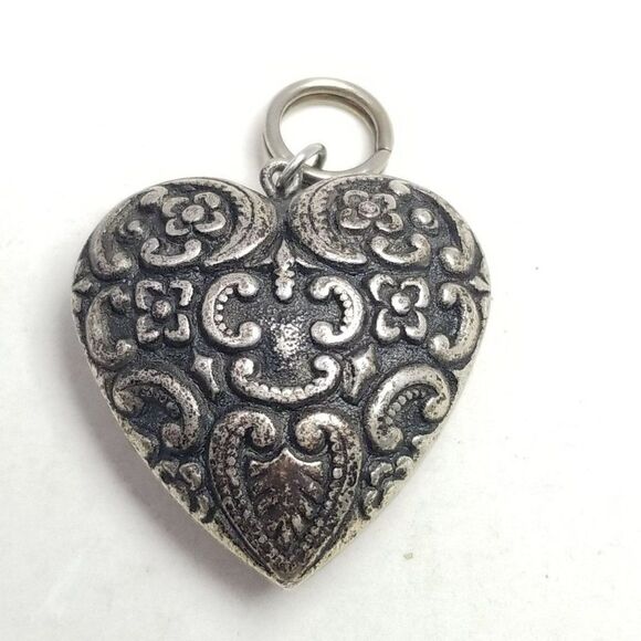 Vintage Floral Patter Silver Tone Heart Shape Pendant, Estate - Picture 6 of 6